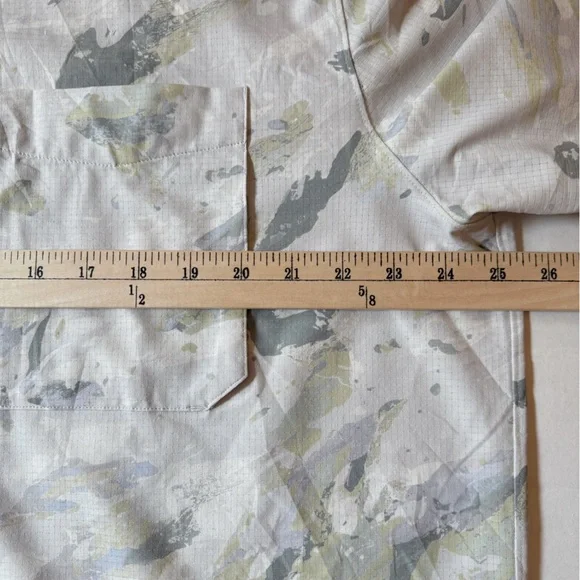 Lululemon Airing Easy Camp Collar Shirt Short Sleeve Lightweight Men Size XL - Picture 9 of 9